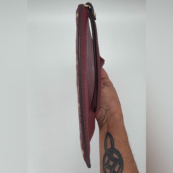 Michael Kors Jet Set Travel XL Zip Stud Clutch Wristlet Pebbled Leather Mulberry - Picture 7 of 10